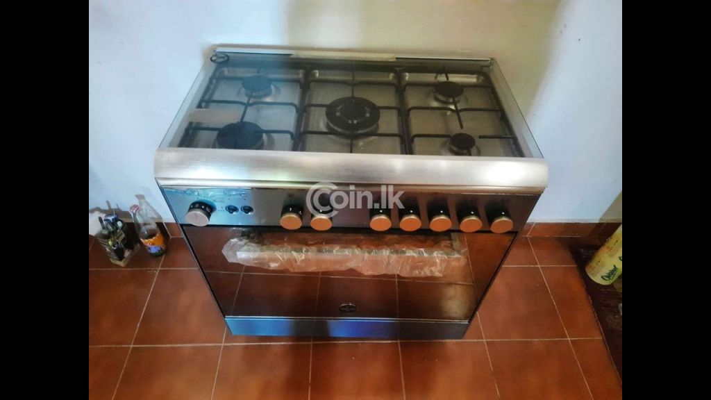 Free standing cooker