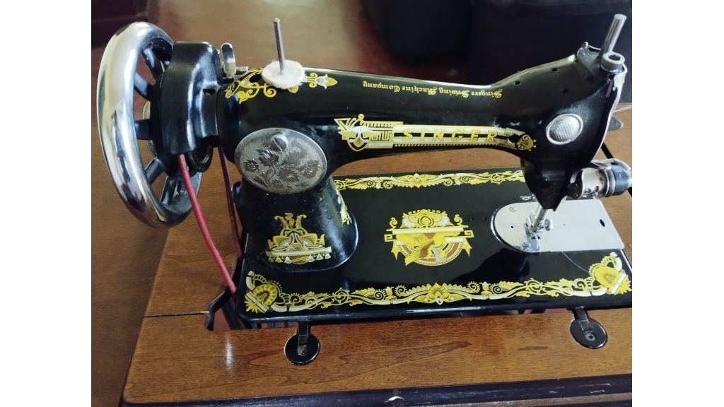 Singer Sewing Machine for sale