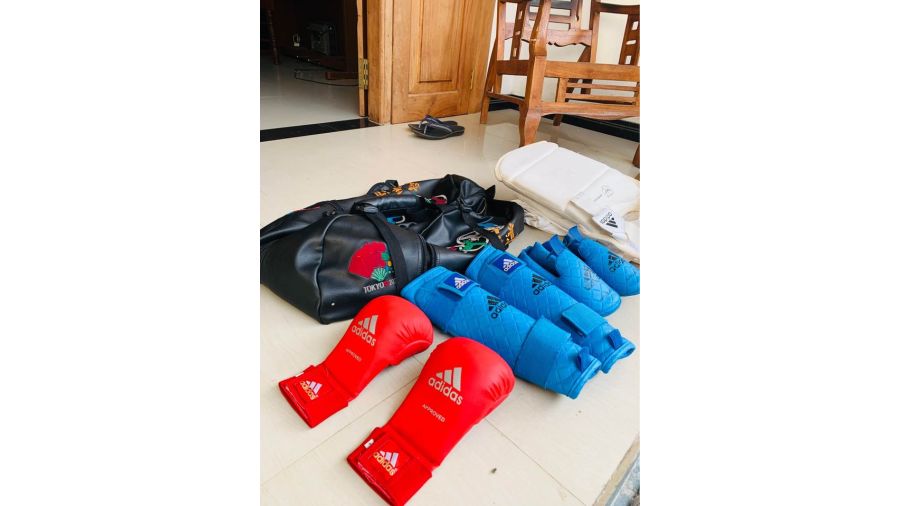 Adidas approved  Karate kit with all the gurds With travel bag 