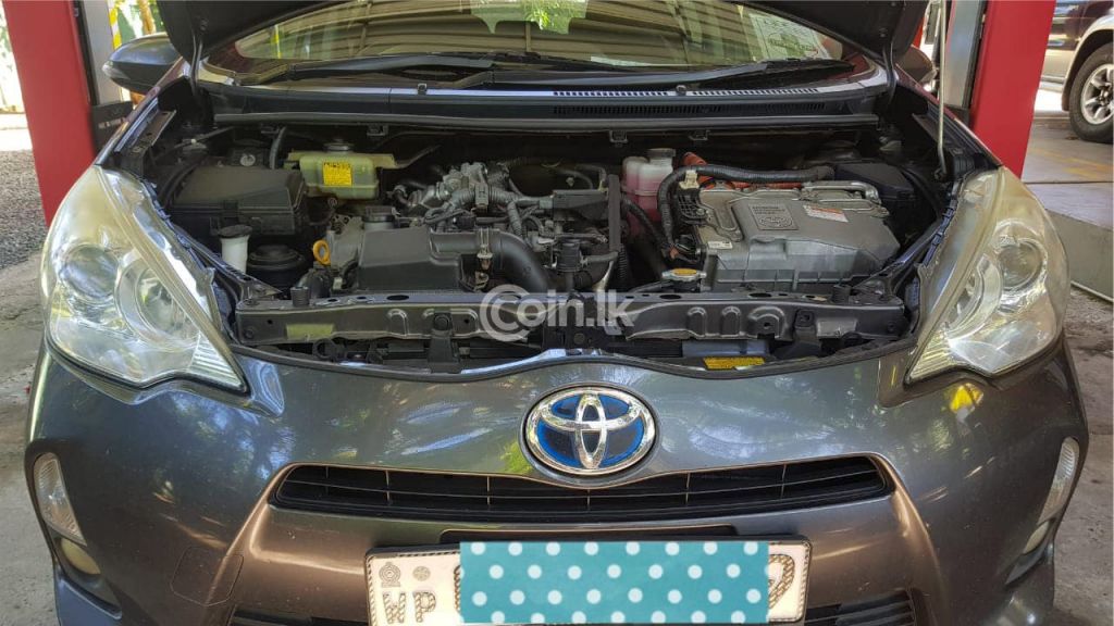 Toyota Aqua - Full service / Engine wash / Free scan, 