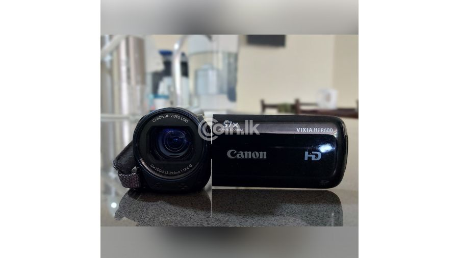 Canon VIXIA HF R600 Full HD video camera for sale