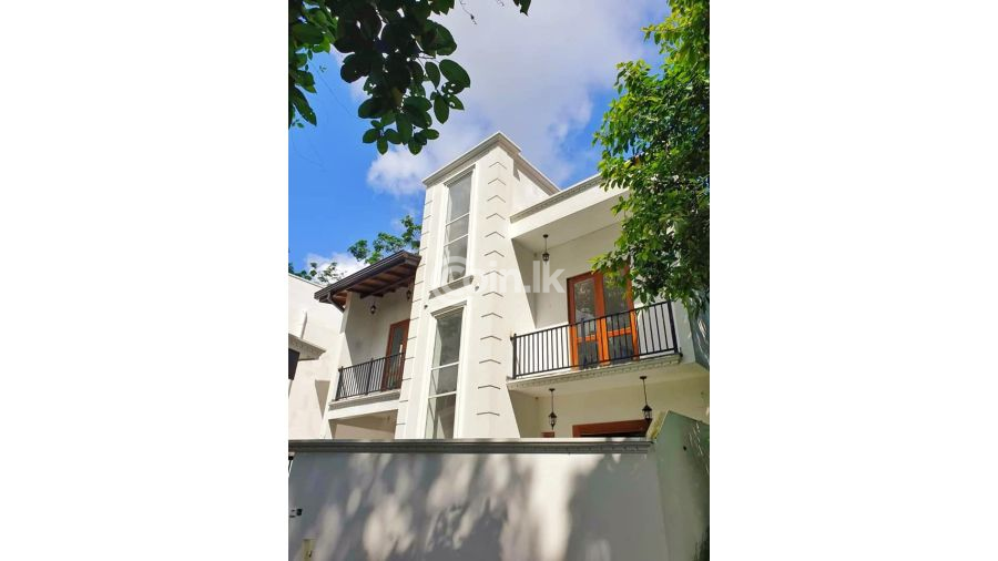 Luxury 3 Story Brand-new House For Sale in Piliyandala