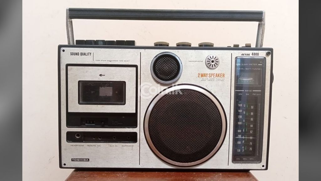 Toshiba vintage radio for sale
